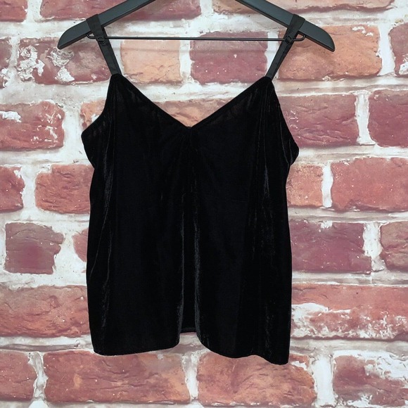 Saks Fifth Avenue Tops - Saks Fifth Avenue Women's Black Velvet Sleeveless Camisole Top